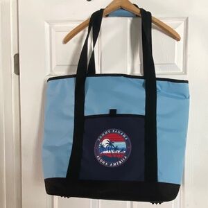 Tommy Bahama Insulated Cooler and Matching Cups